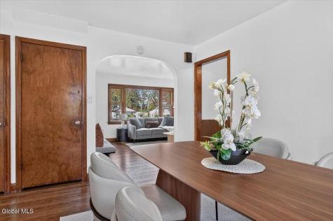 8 Alta Road Albany NY 12205