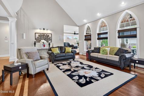 14 Avalon Way Altamont NY 12009