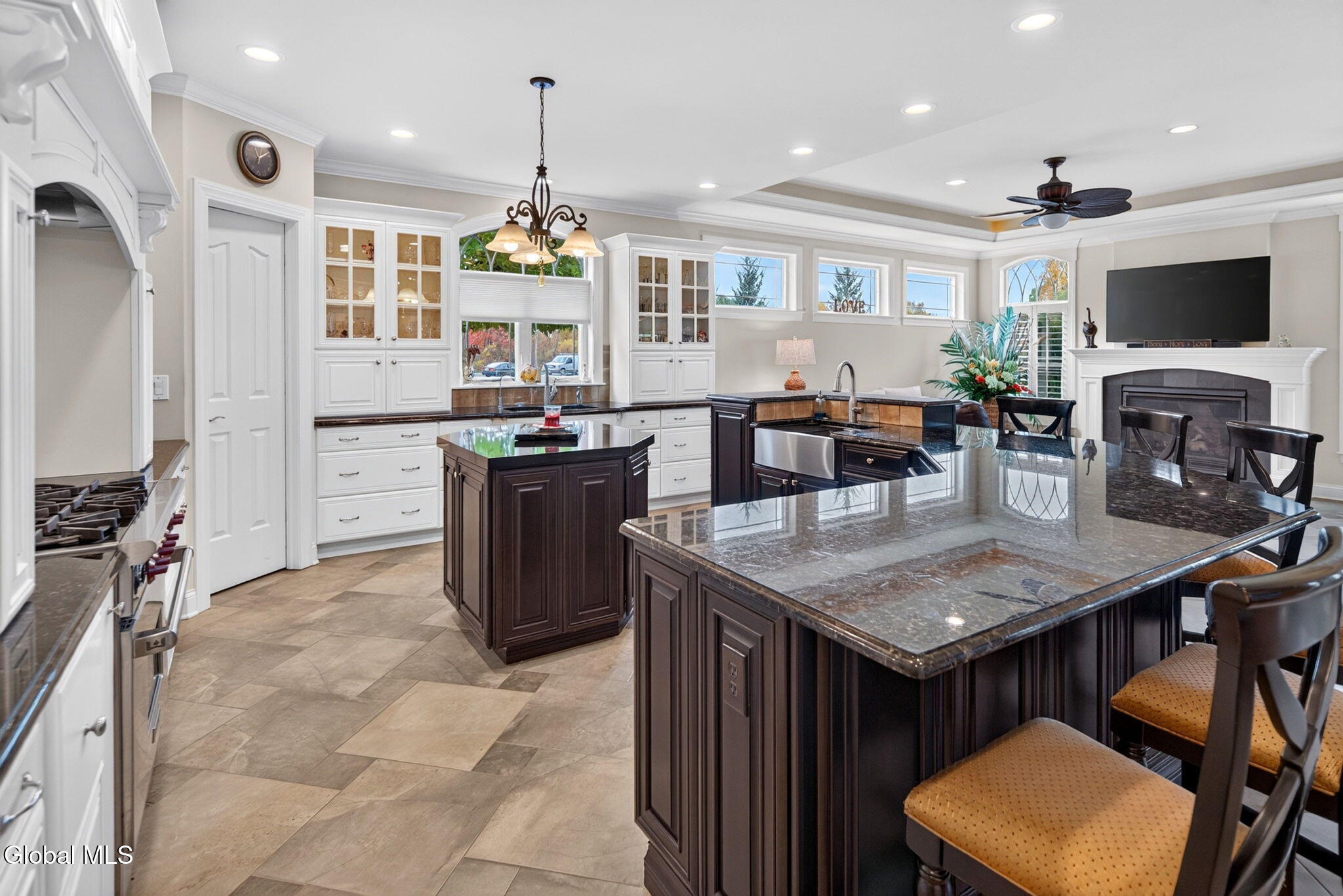 14 Avalon Way Altamont NY 12009