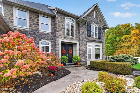 14 Avalon Way Altamont NY 12009