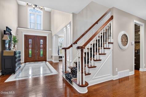 14 Avalon Way Altamont NY 12009
