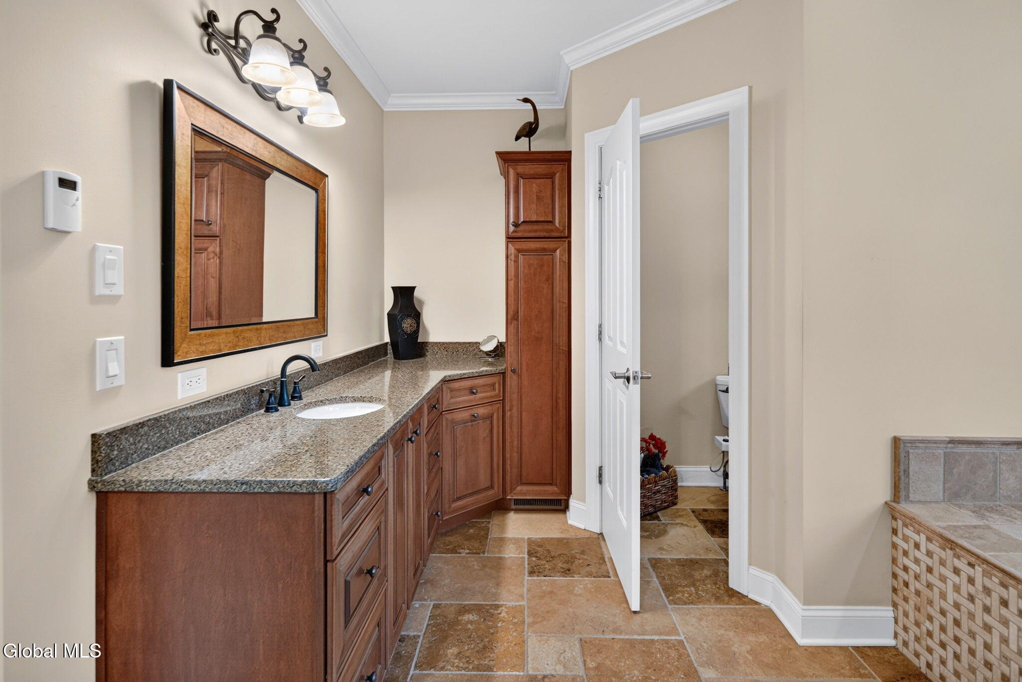 14 Avalon Way Altamont NY 12009