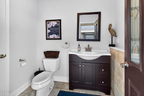 14 Avalon Way Altamont NY 12009