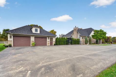 14 Avalon Way Altamont NY 12009