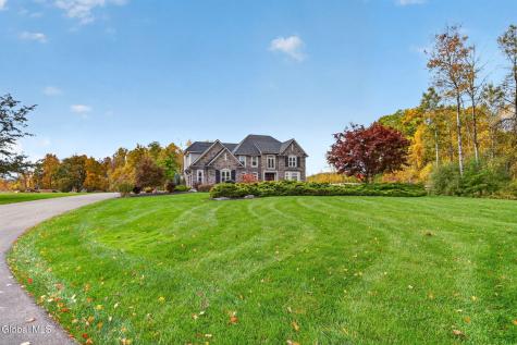 14 Avalon Way Altamont NY 12009