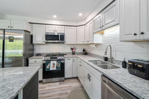 10 Ten Broeck Street Stillwater NY 12170
