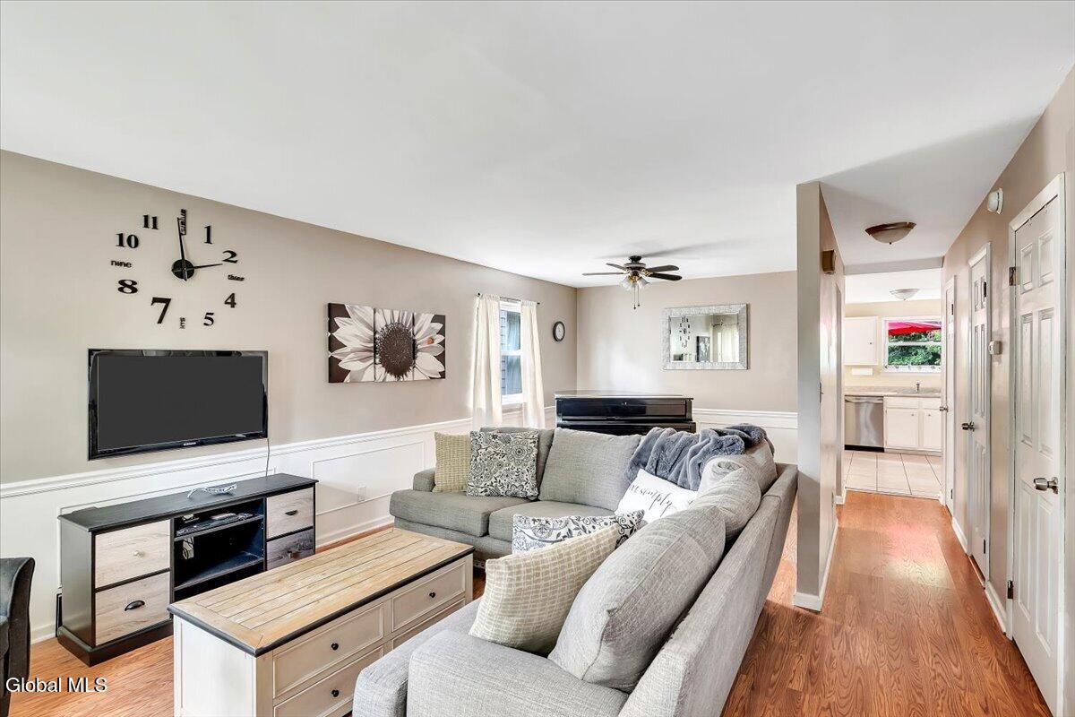 261 Donald Avenue Schenectady NY 12304