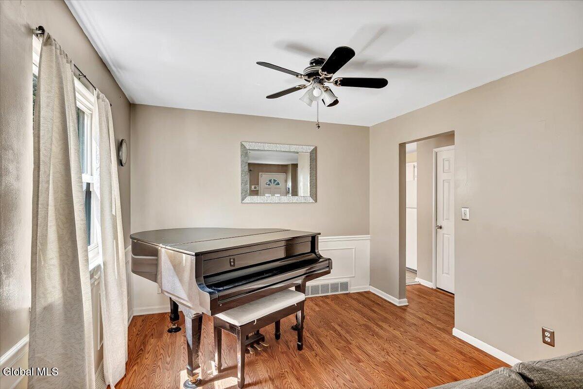 261 Donald Avenue Schenectady NY 12304
