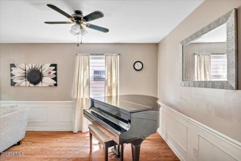 261 Donald Avenue Schenectady NY 12304