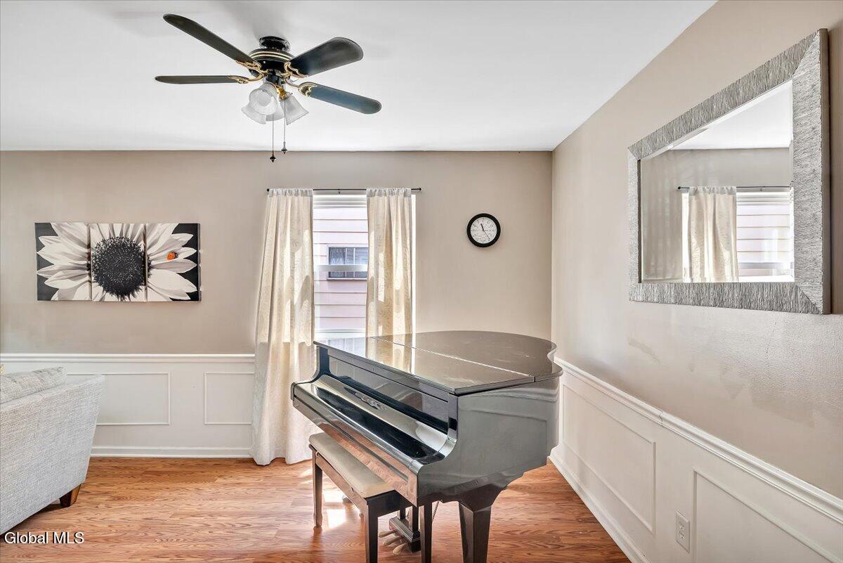 261 Donald Avenue Schenectady NY 12304