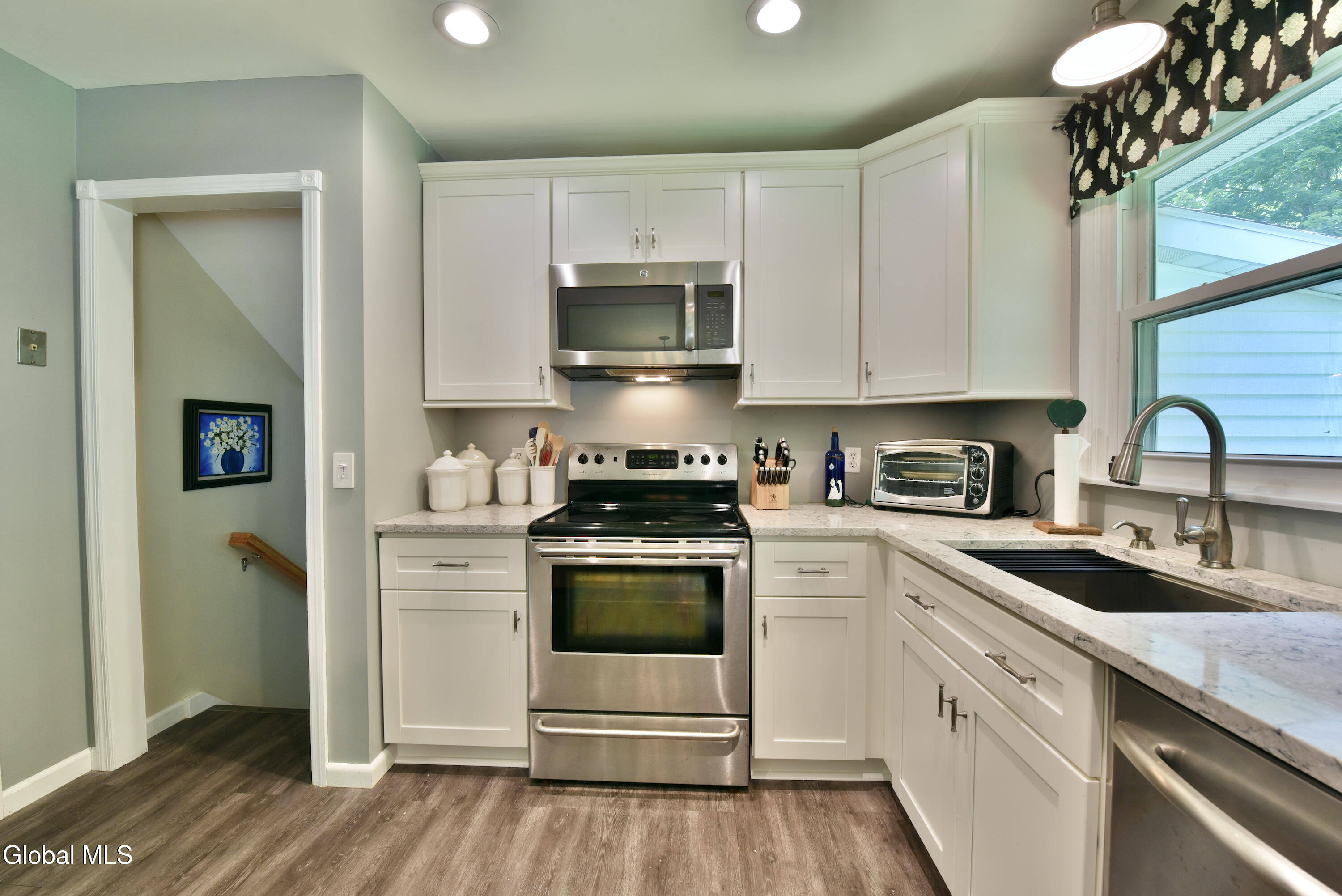 6 Gretel Terrace Ballston Lake NY 12065