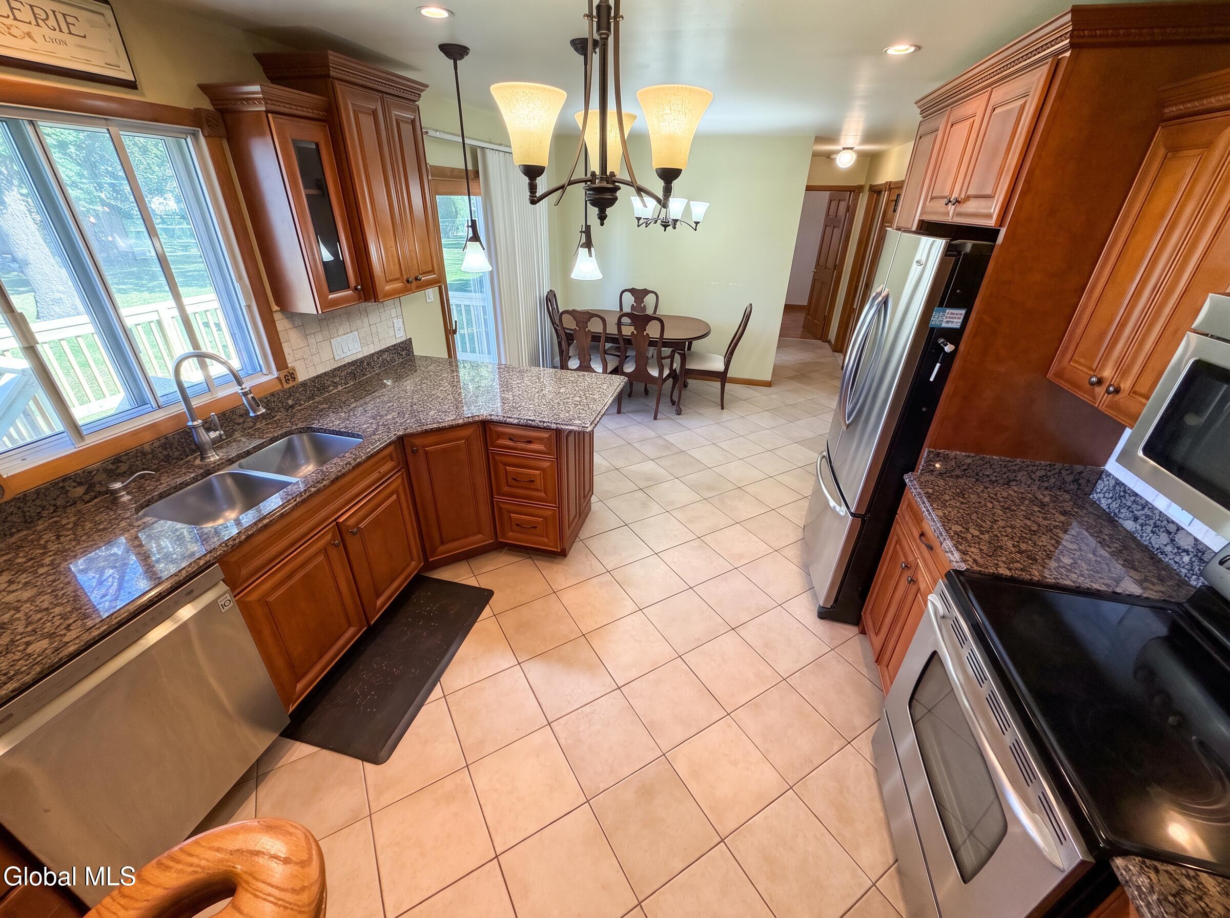 145 Fabian Drive Schenectady NY 12306