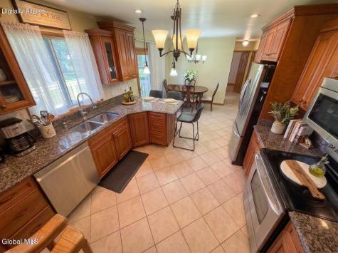 145 Fabian Drive Schenectady NY 12306