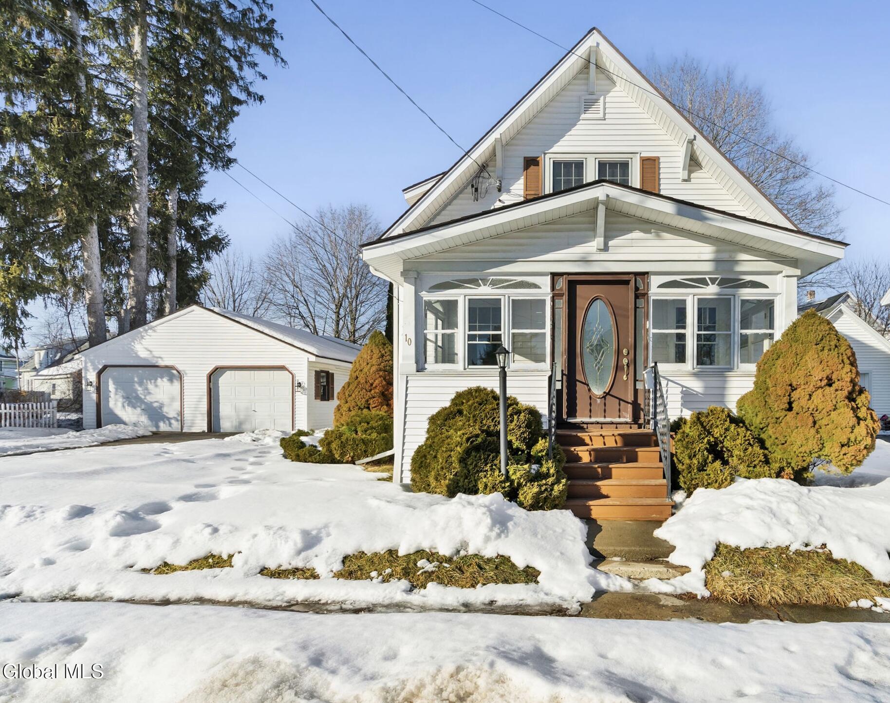 10 Crescent Avenue Amsterdam NY 12010