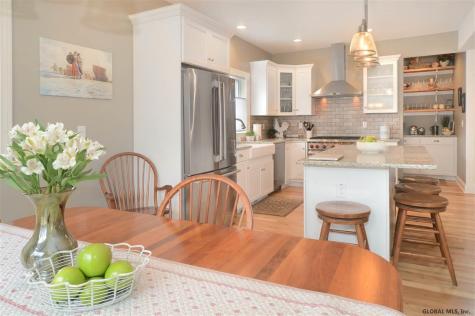 69 Lakepointe Way Saratoga Springs NY 12866