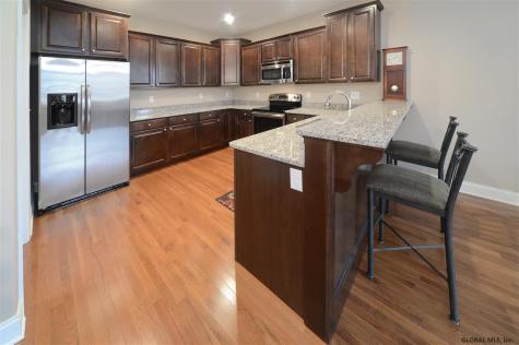 69 Lakepointe Way Saratoga Springs NY 12866