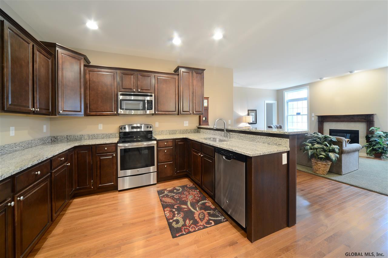 69 Lakepointe Way Saratoga Springs NY 12866