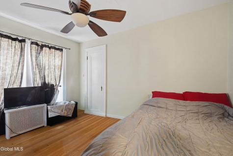 1327 Baker Avenue Schenectady NY 12309