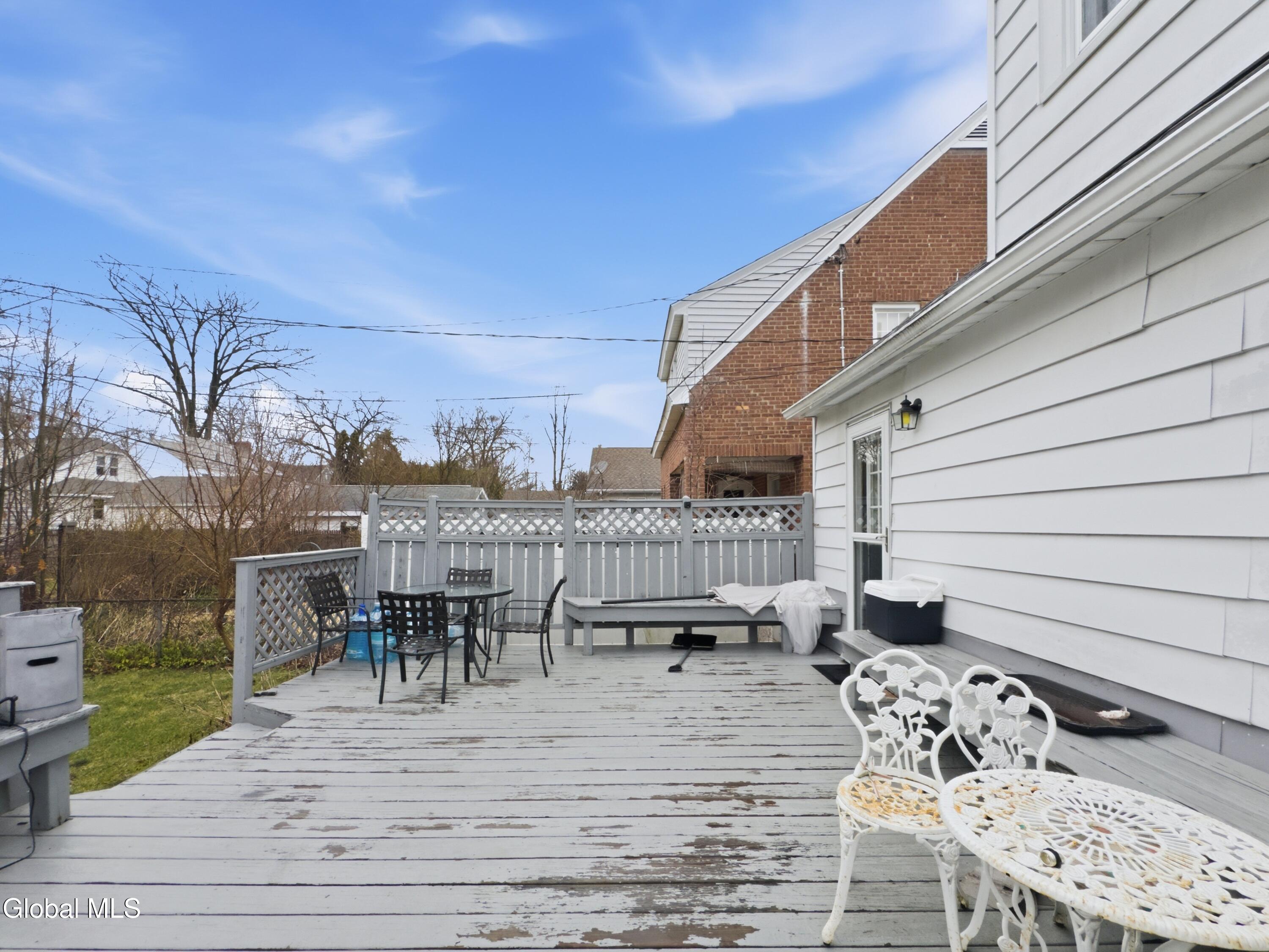 1327 Baker Avenue Schenectady NY 12309