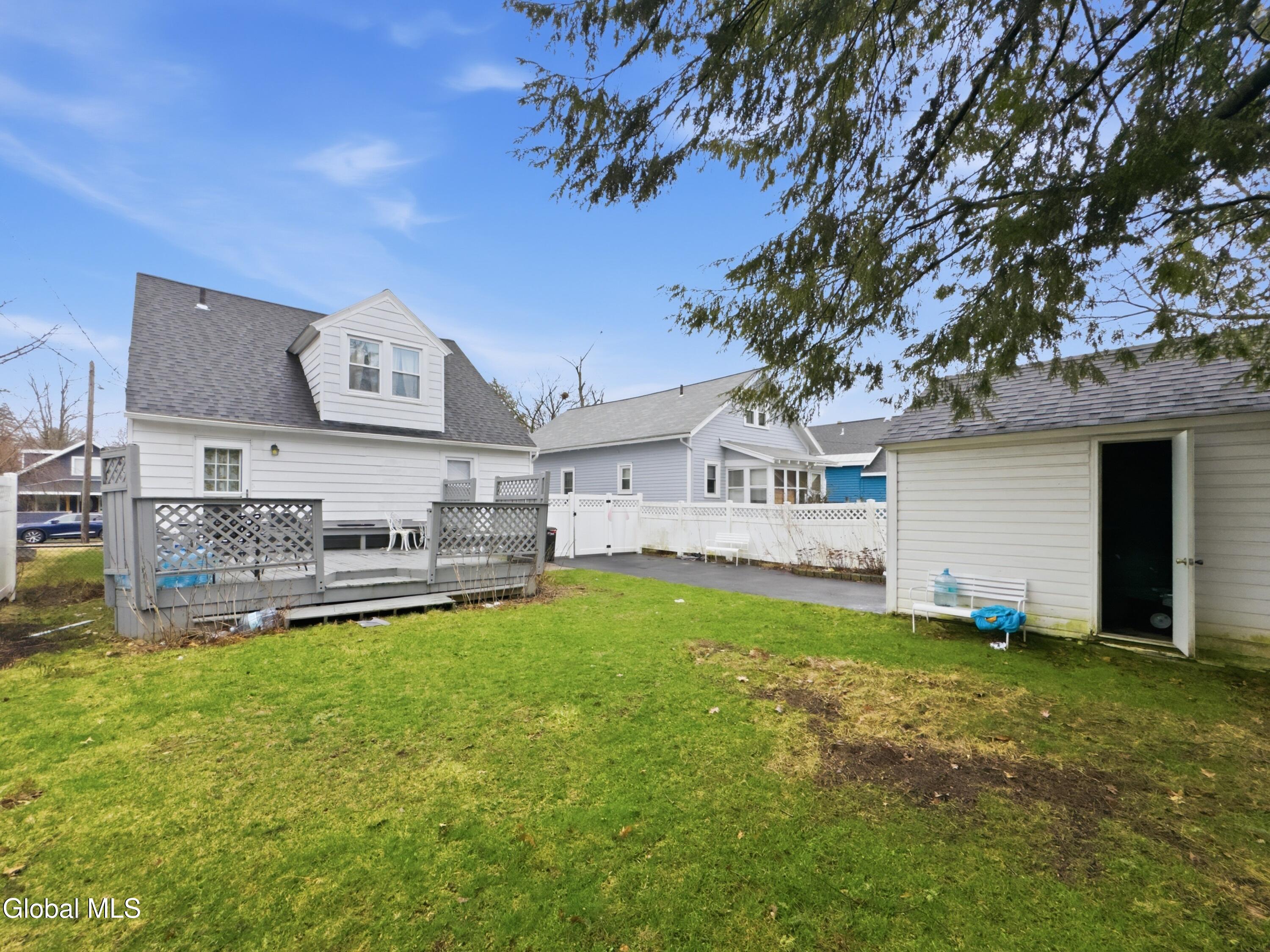 1327 Baker Avenue Schenectady NY 12309
