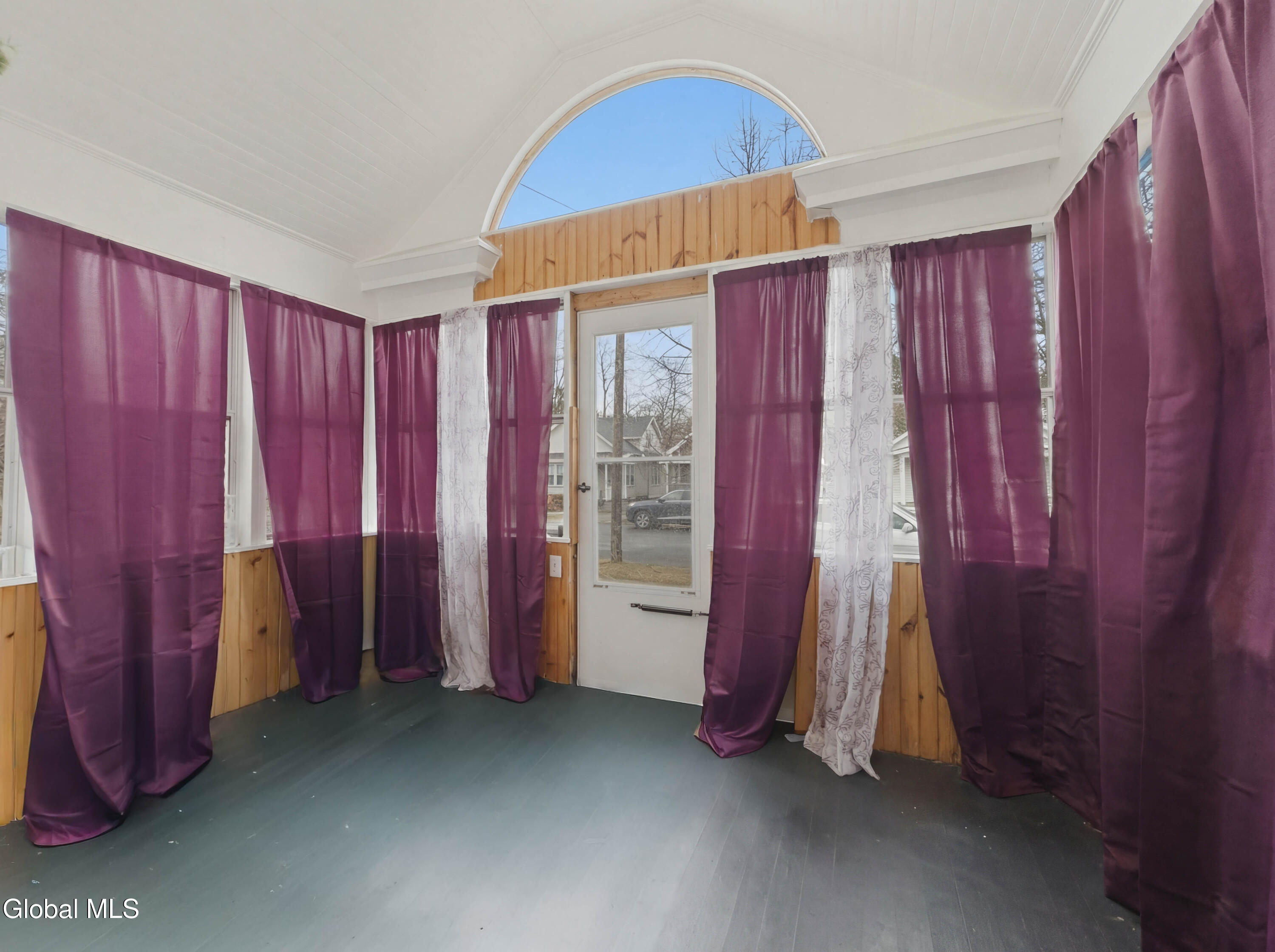 1327 Baker Avenue Schenectady NY 12309