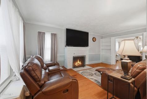 1327 Baker Avenue Schenectady NY 12309