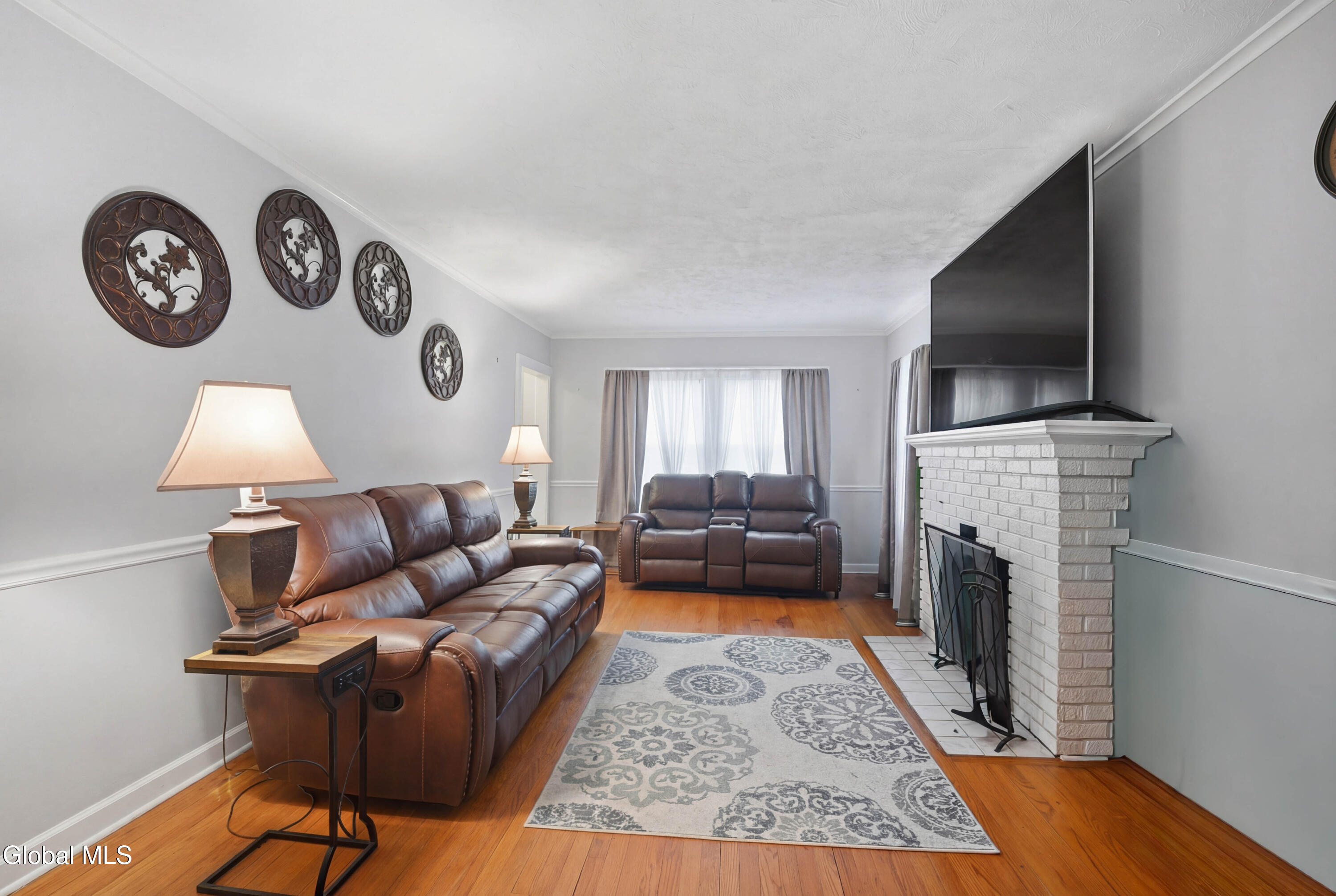 1327 Baker Avenue Schenectady NY 12309