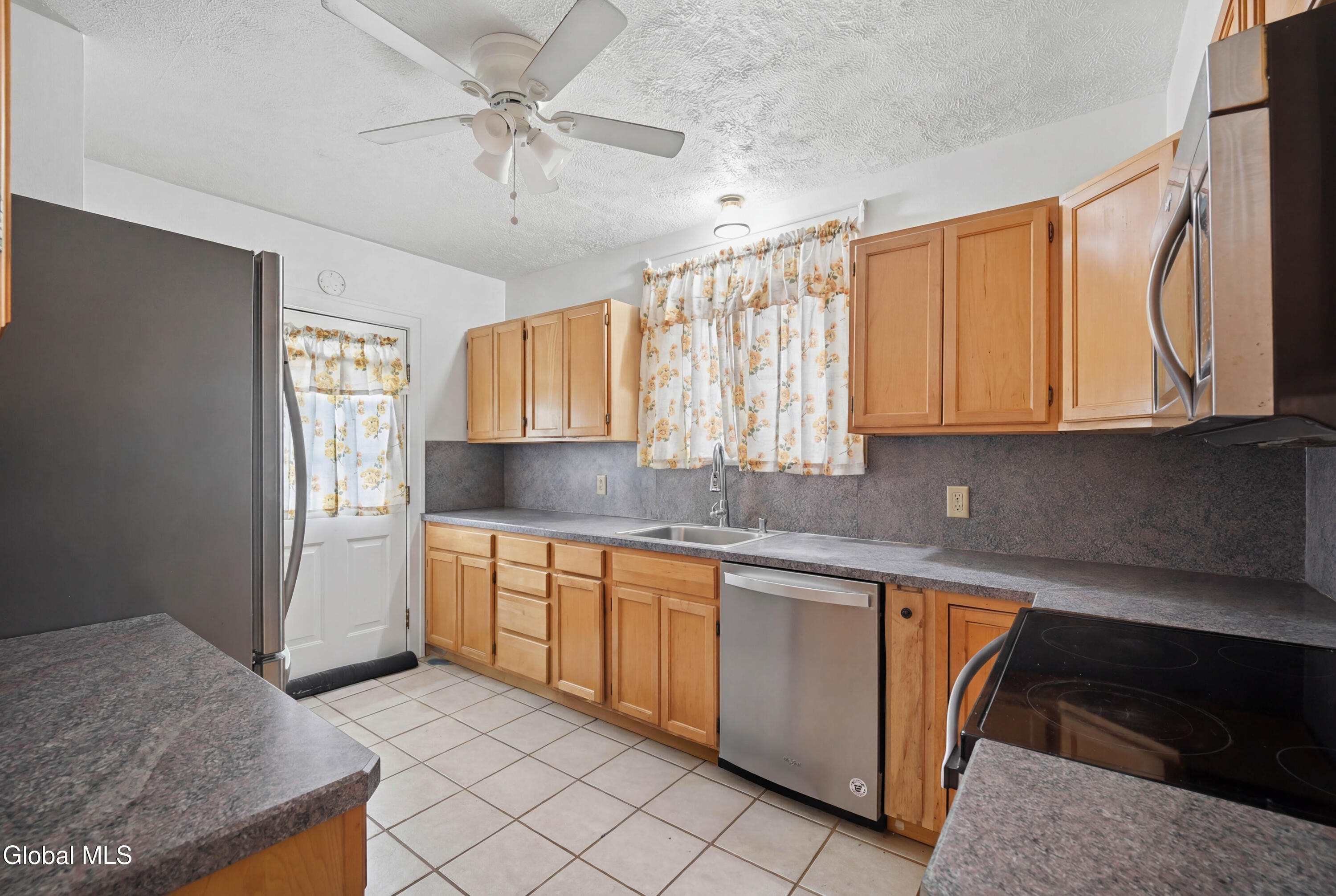 1327 Baker Avenue Schenectady NY 12309