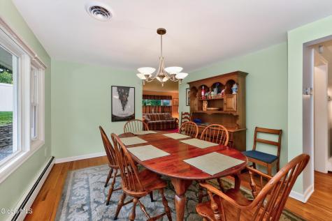 887 Morgan Avenue Niskayuna NY 12309