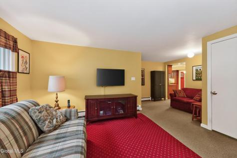 887 Morgan Avenue Niskayuna NY 12309