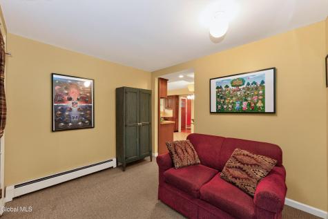 887 Morgan Avenue Niskayuna NY 12309