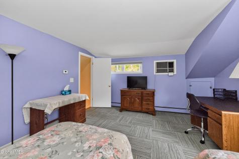 887 Morgan Avenue Niskayuna NY 12309
