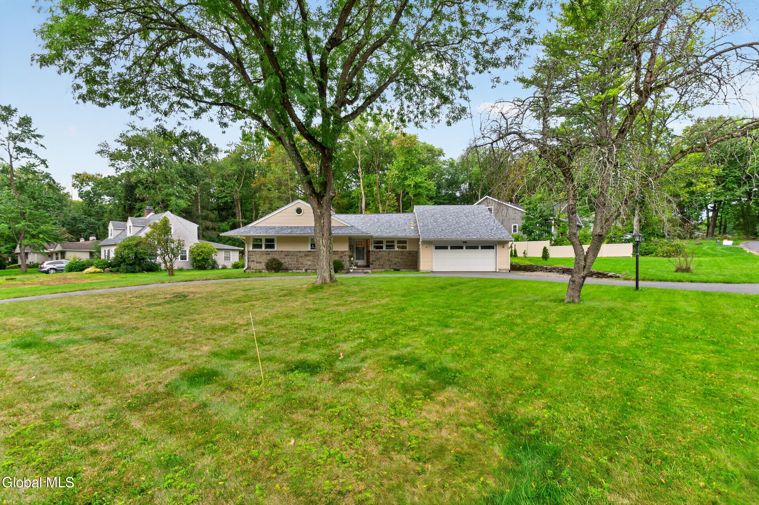 887 Morgan Avenue Niskayuna NY 12309