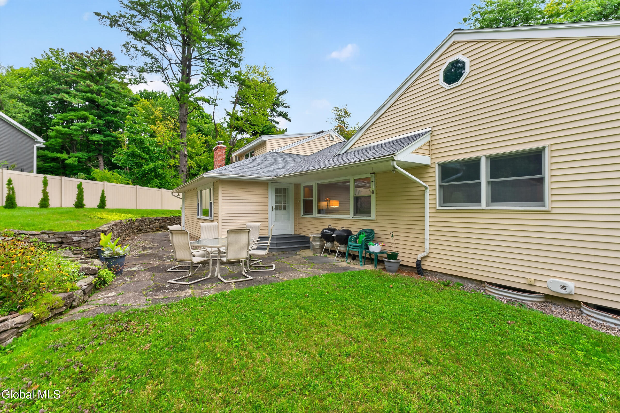 887 Morgan Avenue Niskayuna NY 12309