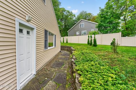 887 Morgan Avenue Niskayuna NY 12309