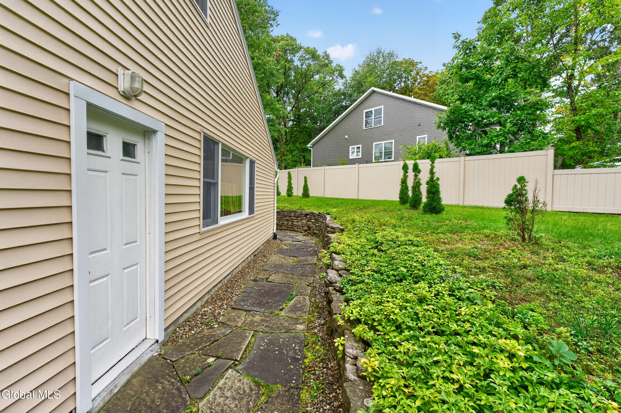887 Morgan Avenue Niskayuna NY 12309