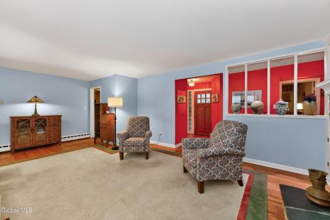 887 Morgan Avenue Niskayuna NY 12309