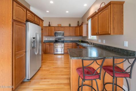 37 Gladstone Circle Mechanicville NY 12118