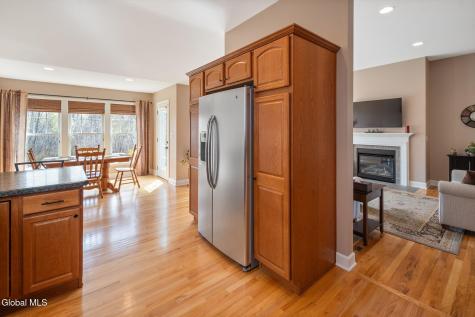 37 Gladstone Circle Mechanicville NY 12118