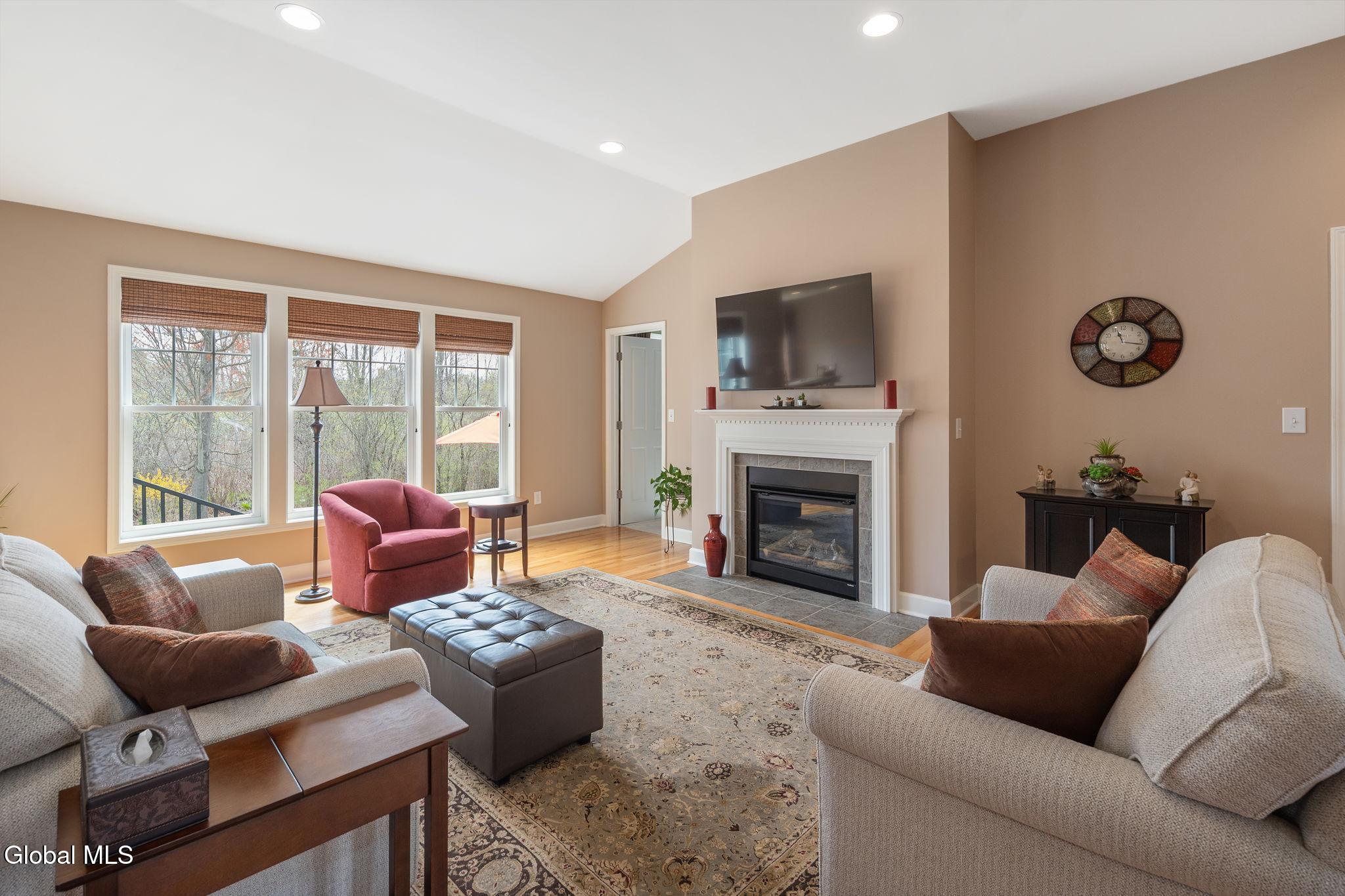37 Gladstone Circle Mechanicville NY 12118
