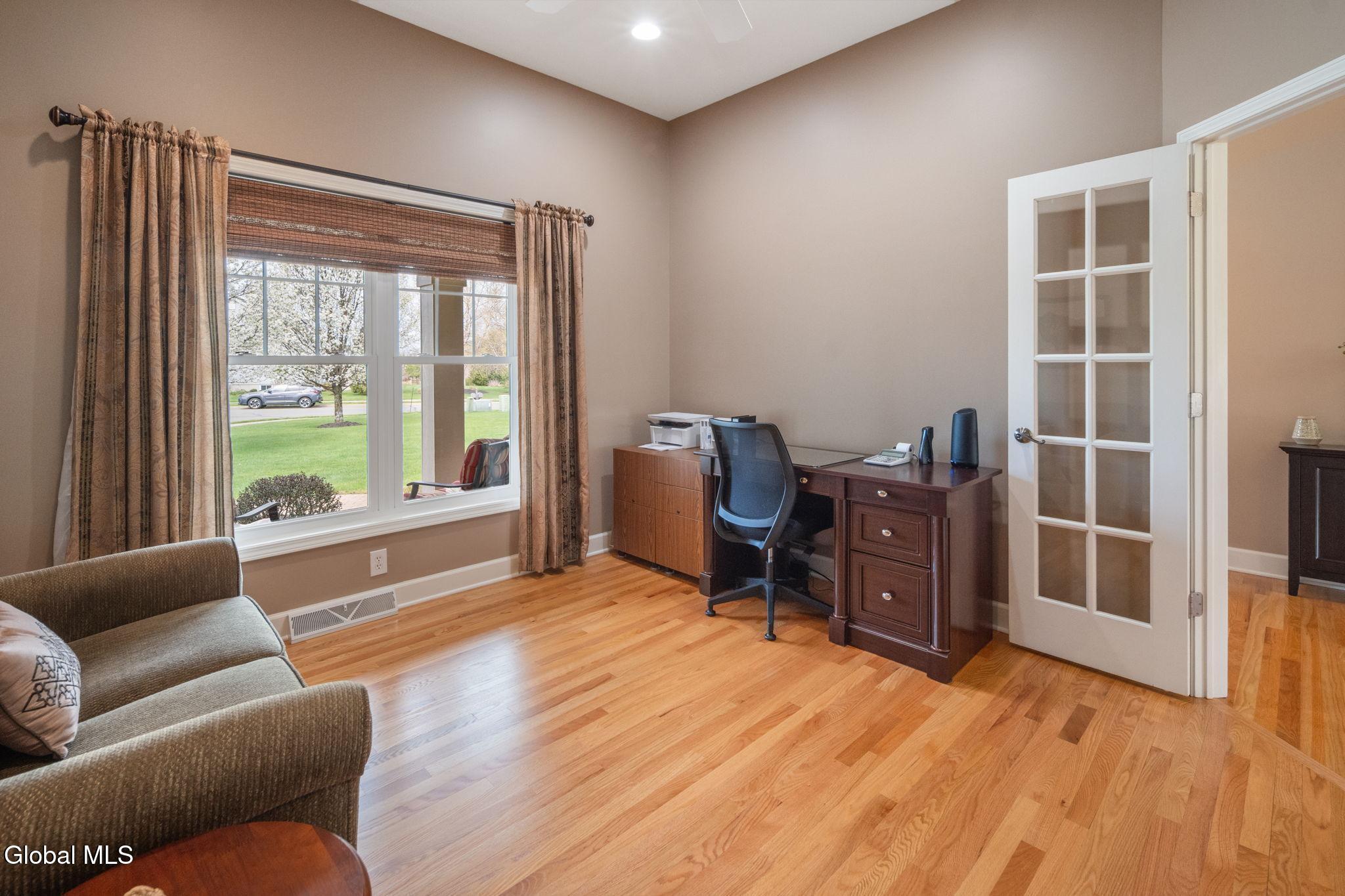 37 Gladstone Circle Mechanicville NY 12118