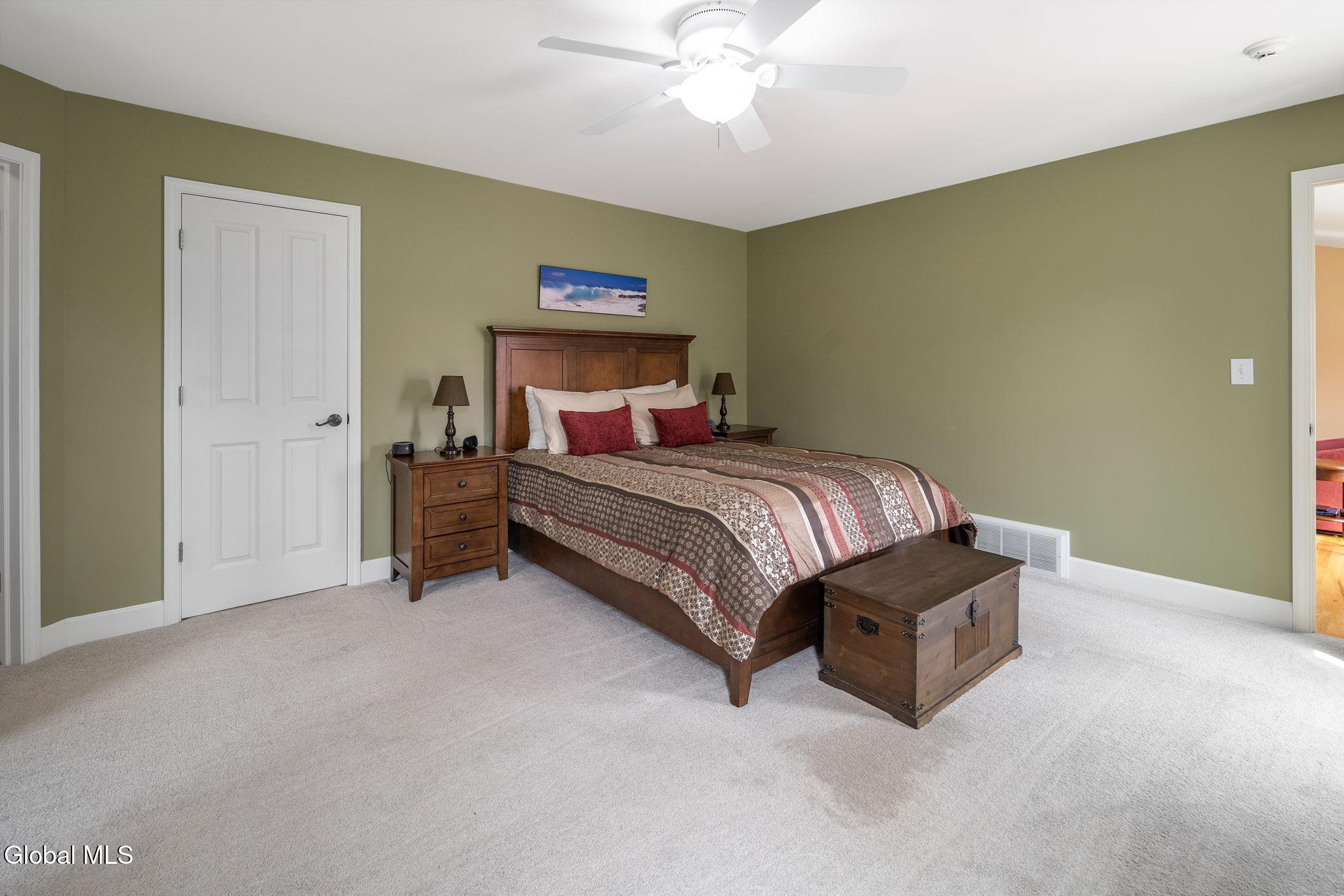 37 Gladstone Circle Mechanicville NY 12118