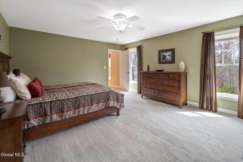 37 Gladstone Circle Mechanicville NY 12118
