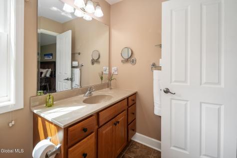 37 Gladstone Circle Mechanicville NY 12118