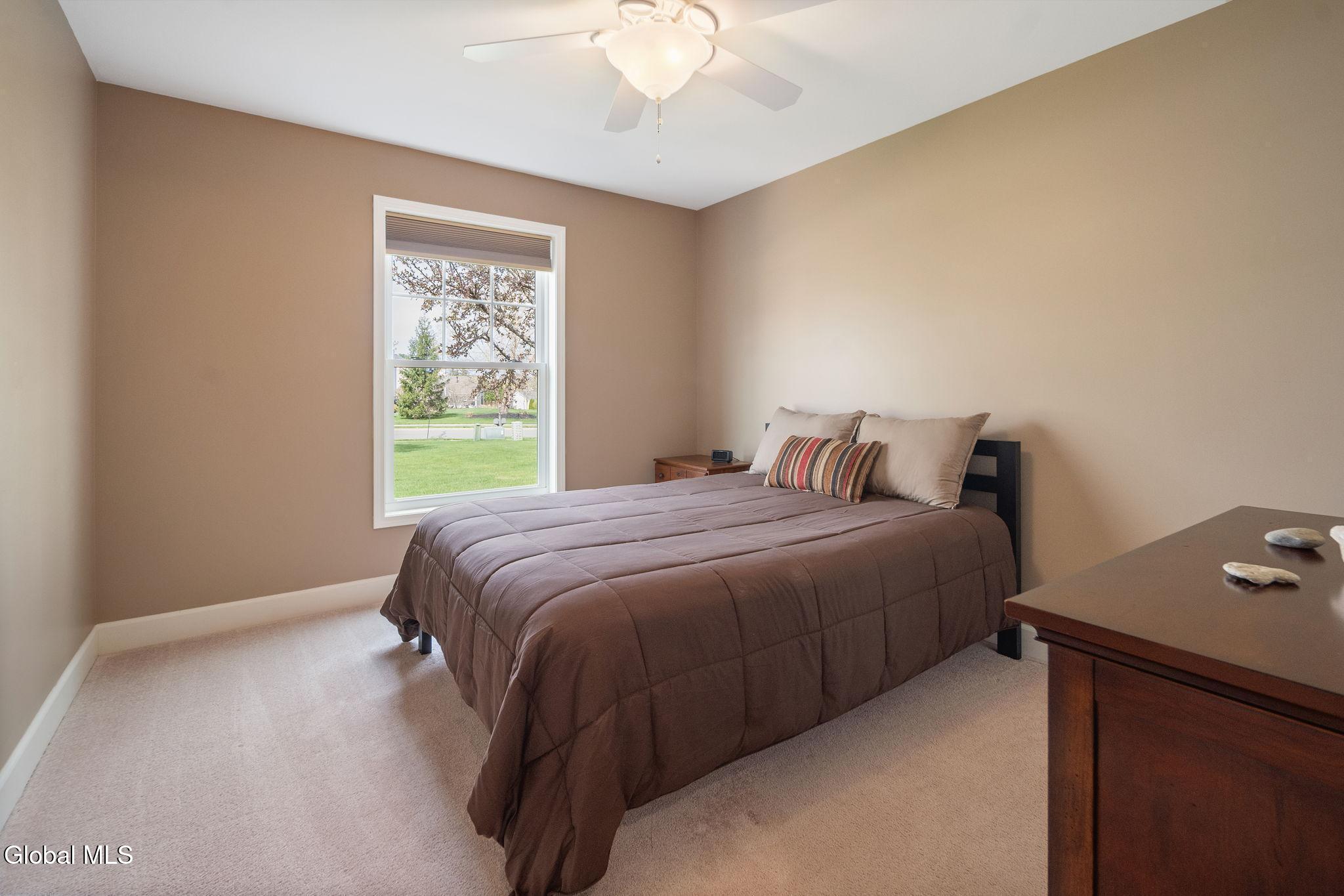 37 Gladstone Circle Mechanicville NY 12118