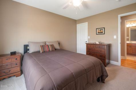 37 Gladstone Circle Mechanicville NY 12118