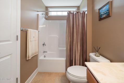 37 Gladstone Circle Mechanicville NY 12118