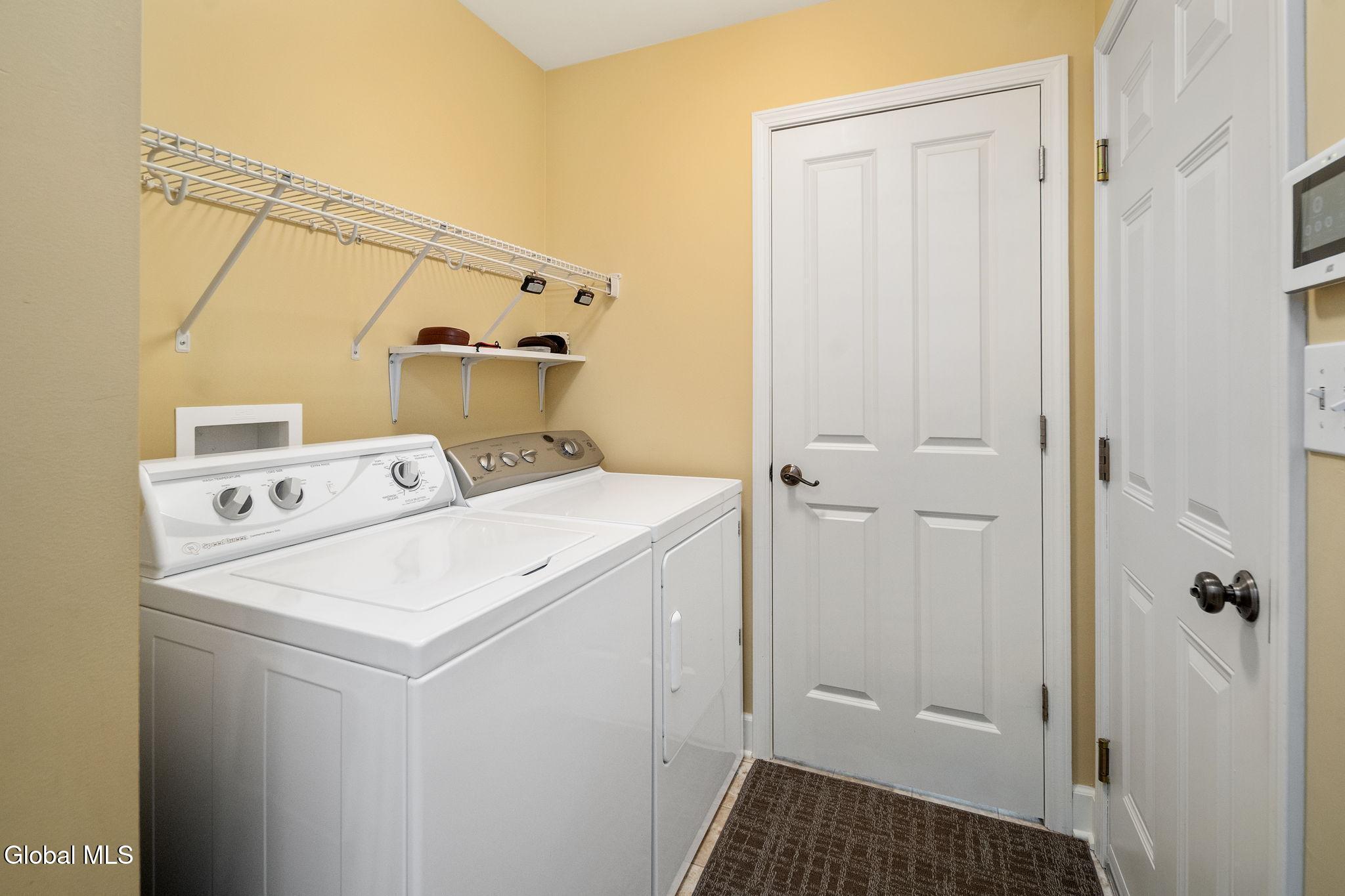 37 Gladstone Circle Mechanicville NY 12118