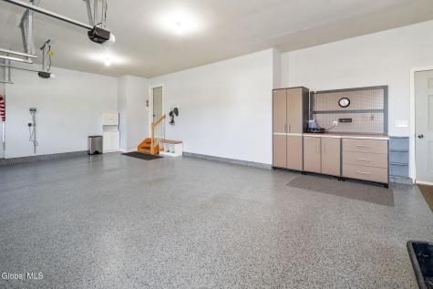 37 Gladstone Circle Mechanicville NY 12118
