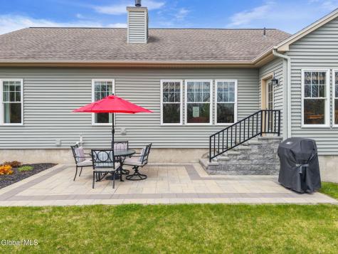 37 Gladstone Circle Mechanicville NY 12118